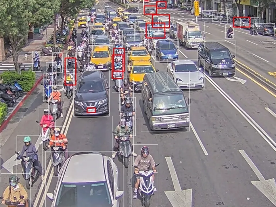 Numerous and distant vehicles